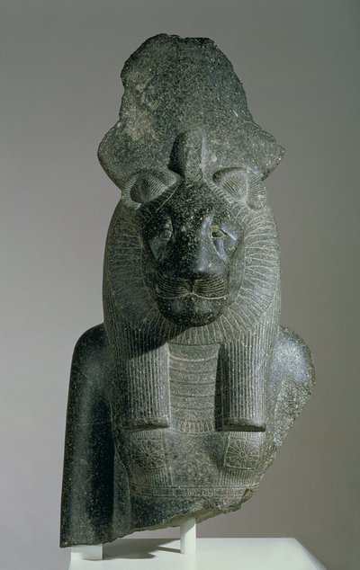 Busta Sakhmet ze sedící sochy, buď z okrsku Mut nebo zádušního chrámu Amenhotepa III (granodiorit) od Egyptian 18th Dynasty