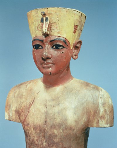 Figurína mladého Tutanchamona (asi 1370-52 př.nl) na sobě kompromis mezi korunou králů Dolního Egypta a čelenkou Nefertiti (malované a štukované dřevo) (viz 148193) od Egyptian 18th Dynasty