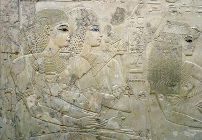 Egyptský starověk: basreliéf představující hosty smuteční hostiny - Hrobka vezíra Ramose (18. dynastie) - Luxor, Théby, Hrobka vznešených Egypt - Egyptská civilizace: Basreliéf zobrazující hosty na smuteční hostině, z Hrobky sv. od Egyptian 18th Dynasty