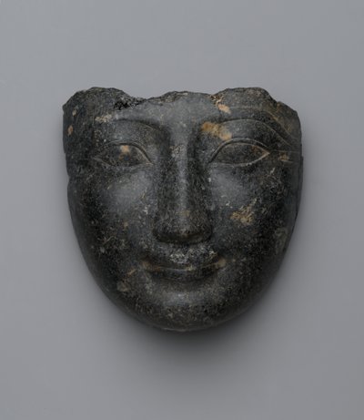 Obličej z krytu sarkofágu, zakoupený v Luxoru, Nová říše (žula) od Egyptian 18th Dynasty