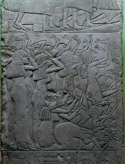 Malovaný vápencový reliéf zobrazující pohřební nářek nad faraonem z hrobky krále Horemheba od Egyptian 18th Dynasty