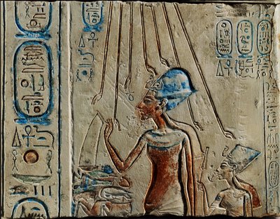 Faraon Achnaton a Nefertiti přinášejí úlitbu bohu Atonovi od Egyptian 18th Dynasty