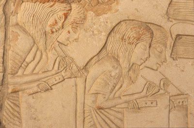 Reliéf zobrazující písaře při práci, z hrobky Horemheb (asi 1323–1295 př. n. l.) Nová říše (nástěnná malba) (detail 218338) od Egyptian 18th Dynasty