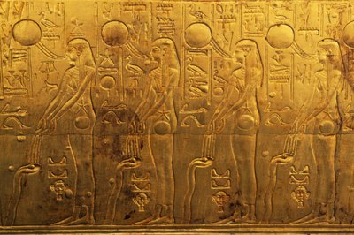 Reliéf na pravém vnějším panelu druhé pohřební kaple, Tutanchamonova pokladnice, Egypt, Egyptská civilizace, Nová říše, Dynastie XVIII od Egyptian 18th Dynasty