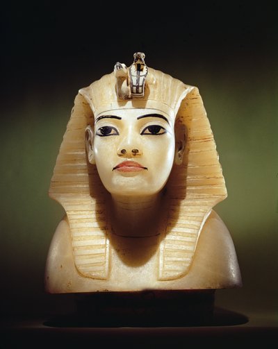 Zátka z jedné z vrchlíkových uren, z hrobky Tutanchamona, Nová říše (alabastr) (viz také 149422) od Egyptian 18th Dynasty
