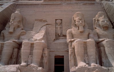 Egyptský starověk: Kolos z chrámu Ramsese II. 1271-1256 před naším letopočtem. Abu Simbel (Abu Simbel), Asuán, Egypt od Egyptian 19th Dynasty