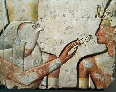 Sokolí bůh Horus a Ramses II. při obřadu otevírání úst, basreliéf, z malého chrámu postaveného faraonem v Abydosu. od Egyptian 19th Dynasty