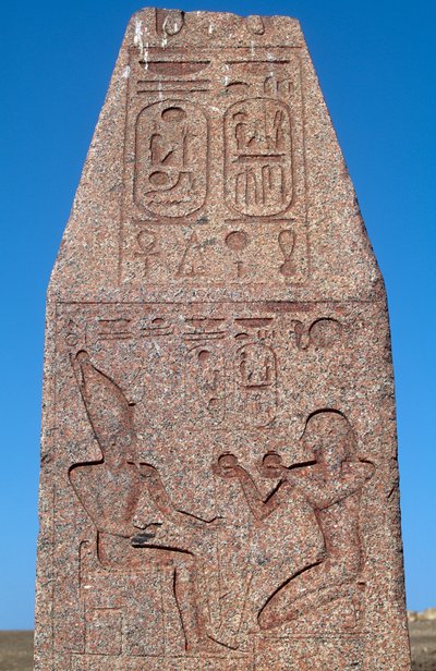 Obelisk s reliéfy a nápisy Ramsese II, Velký Amonův chrám, Tanis, Egypt, Egyptská civilizace, Nová říše, Dynastie XIX od Egyptian 19th Dynasty