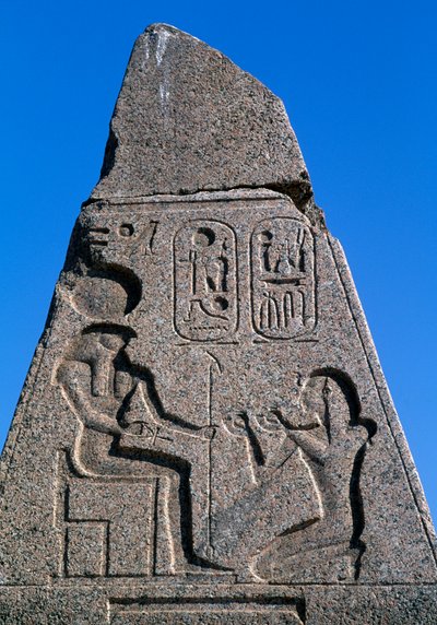 Obelisk s reliéfy a nápisy Ramsese II, Velký Amonův chrám, Tanis, Egypt, Egyptská civilizace, Nová říše, Dynastie XIX od Egyptian 19th Dynasty