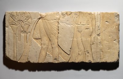 Reliéf zobrazující scénu obětování, z Tell el-Amarna, Nová říše, cca 1353-1336 př. n. l. (vápenec) od Egyptian 19th Dynasty