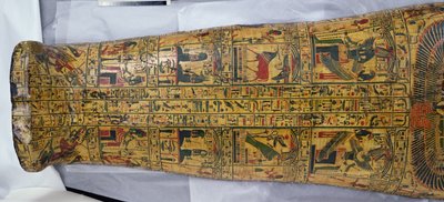 Detail obálky mumie Nesjamuna, pravděpodobně nalezené v Deir El-Bahri, Nová říše, cca 1100 př. n. l. (lakované dřevo) od Egyptian 20th Dynasty