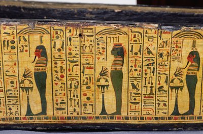 Detail vnější základny rakve mumie Nesjamuna, pravděpodobně nalezené v Deir El-Bahri, Nová říše, cca 1100 př. n. l. (lakované dřevo) od Egyptian 20th Dynasty