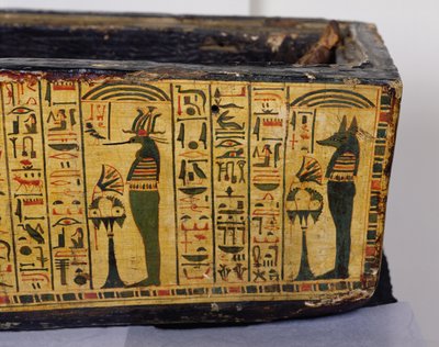Detail vnější základny rakve mumie Nesjamuna, pravděpodobně nalezené v Deir El-Bahri, Nová říše, cca 1100 př. n. l. (lakované dřevo) od Egyptian 20th Dynasty