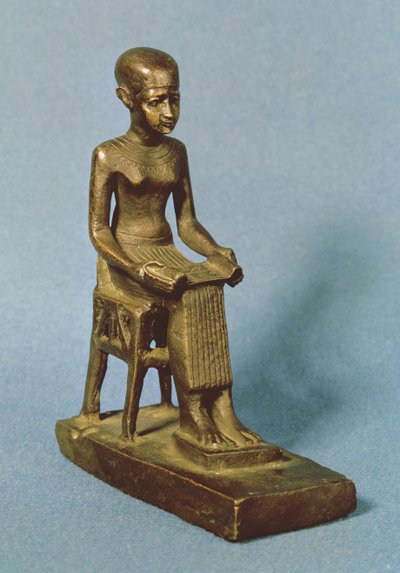 Sedící socha Imhotepa od Egyptian 26th Dynasty