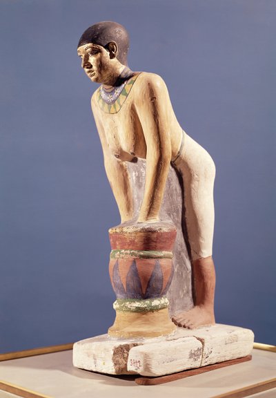Model ženy vyrábějící pivo, Stará říše (polychromovaný kámen) od Egyptian 5th Dynasty