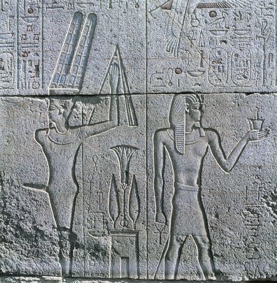 Egypt, starověké Théby, Luxor, Karnak, reliéf boha Mína a Filipa III. Arrhidese ve Velkém Amonově chrámu od Egyptian Egyptian