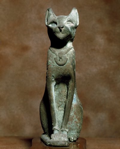 Egyptský starověk: bohyně kočka Bastet. Bronzová socha. Turín, Egyptské muzeum - Egyptské starožitnosti: kočka bohyně Bastet. Bronzová socha. Egyptské muzeum, Turín, Itálie od Egyptian Egyptian