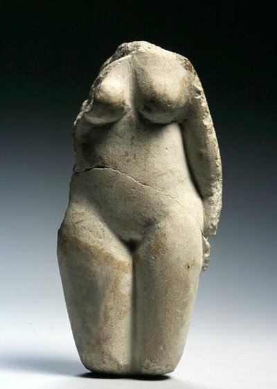 Ženská postava (vápenec) od Egyptian Ptolemaic Period