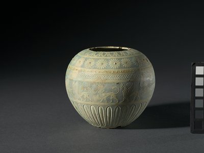 S nádobou Rahina Ware, 200-100 př.nl od Egyptian Ptolemaic Period