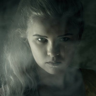 Hraběnka, 2015 (sítotisk) od Elinleticia Högabo