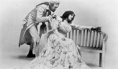 Julia Neilson a Fred Terry ve filmu The Scarlet Pimpernel, c1905. od Ellis and Walery