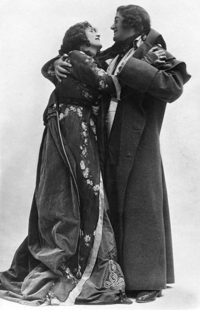 Julia Neilson a Fred Terry ve filmu The Scarlet Pimpernel, c1905. od Ellis and Walery