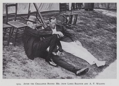 1914, Po závodě Challenge Round, pan (nyní lord) Balfour a A F Wilding (čb fotografie) od English Photographer