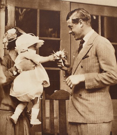 Dítě podává králi Edwardu VIII kytici v Enham Village Centre, 1926 od English Photographer