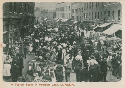Typická scéna v Petticoat Lane v Londýně od English Photographer
