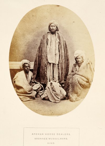 Afghan Horse Dealers, Soonnee Mussulmans, Sind, z The People of India, J. Forbes Watson, publikováno 1868 (tisk alba) od English Photographer