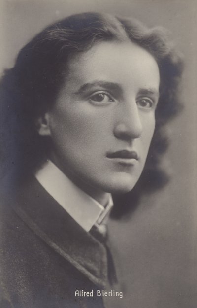 Alfred Bierling , hudebník od English Photographer