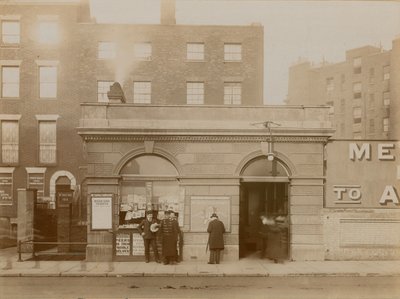 Nádraží Baker Street, východní vchod, Marylebone Road, Londýn; fotografie z května 1908 od English Photographer