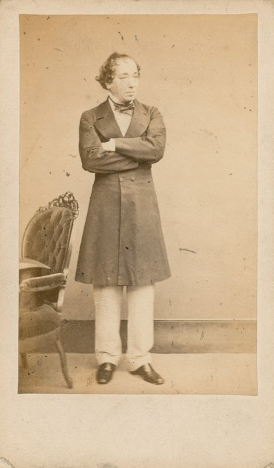 Benjamin Disraeli od English Photographer