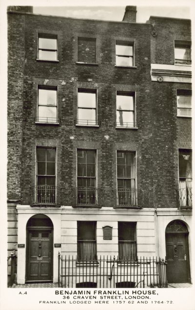 Dům Benjamina Franklina, Craven Street, Londýn (černobílá fotografie) od English Photographer