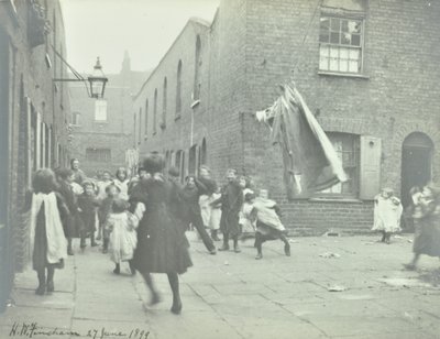 Bishops Court: celkový pohled, Londýn, 1899 od English Photographer