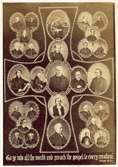 Biskupové Británie a Britského impéria (černobílá fotografie) od English Photographer