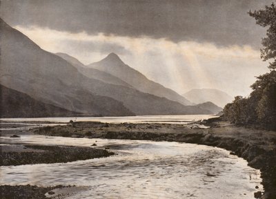 Zádumčivá bouře nad Pap of Glencoe (kolorovaná fotografie) od English Photographer