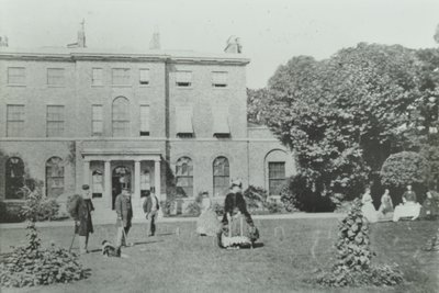 Broomwood House, Broomwood Road: zadní pohled, Londýn, 1890 od English Photographer