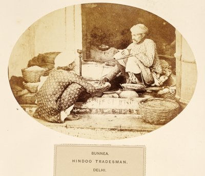 Bunnea, Hindu Tradesman, Delhi, od The People of India, od J. Forbes Watsona, publikoval 1868 (tisk alba) od English Photographer