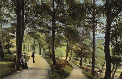 Buxton, Serpentine Walk od English Photographer