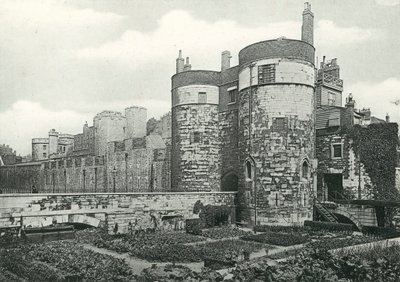 Byward Tower, Tower of London od English Photographer