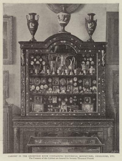 Skříň v přijímací místnosti obsahující historické miniatury, dědictví atd od English Photographer