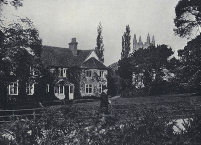 Canon Kingsley a jeho domov, Eversley Rectory, Hampshire (černobílá fotografie) od English Photographer