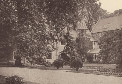 Klášter Nejsvětějšího srdce, Roehampton: (čb fotografie): východní část terasy a rekolekční dům (čb fotografie) od English Photographer