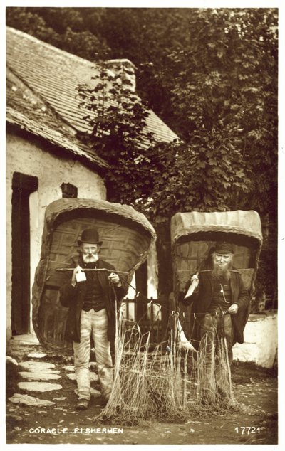 Rybáři Coracle (černobílá fotografie) od English Photographer