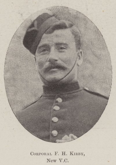 Desátník F H Kirby, nový VC od English Photographer