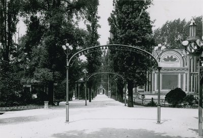 Cremorne Gardens; Londýn: Center Walk od English Photographer
