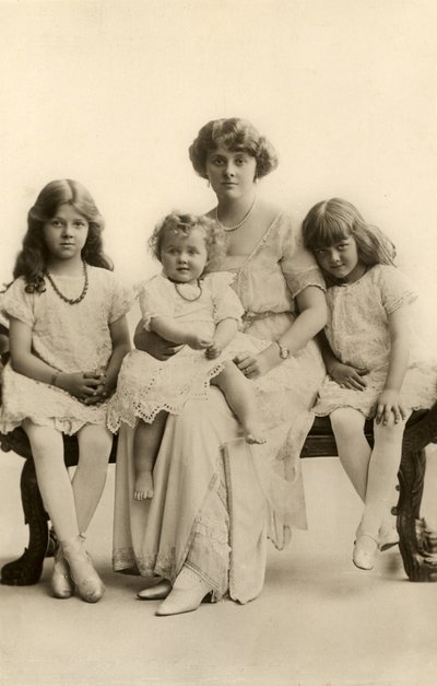 Daphne du Maurier jako kojenec (čb fotografie) od English Photographer