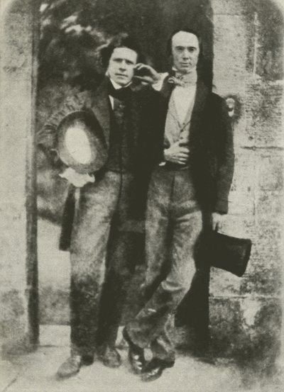 David Octavius Hill (vlevo) a WB Johnstone, ředitel Skotské národní galerie (černobílá fotografie) od English Photographer