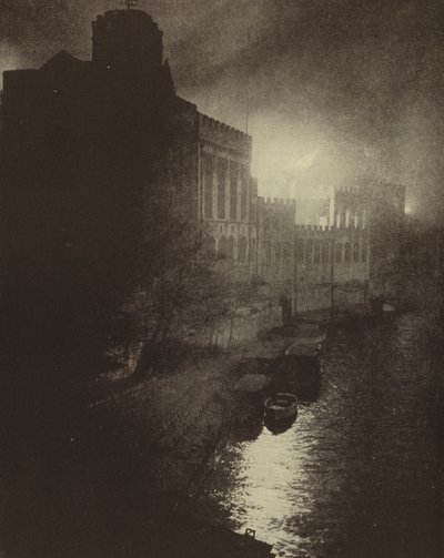 Zničení yorské středověké Guildhall německým náletem během Baedecker Blitz, druhá světová válka, duben 1942 (čb foto) od English Photographer